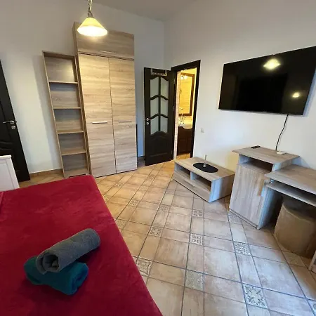Romana Square Studio